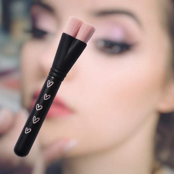 Limited Edition Heart-Shaped Foundation Brush - Mary Kay - Picture 7 of 10